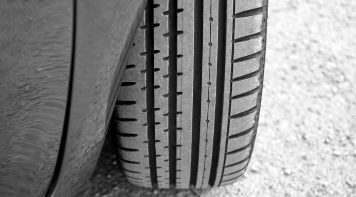 Contrôle continu des pneus, les conseils d'entretien automobile de KIA à Chaumont