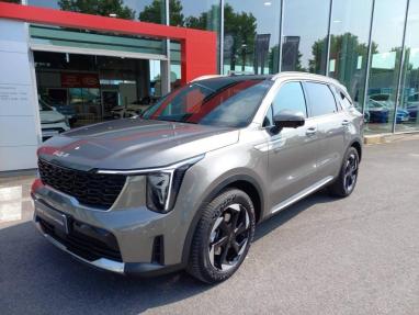 Voir le détail de l'offre de cette KIA Sorento 1.6 T-GDi 253ch PHEV Premium 4x4 7 places de 2024 en vente à partir de 549.92 € / mois
