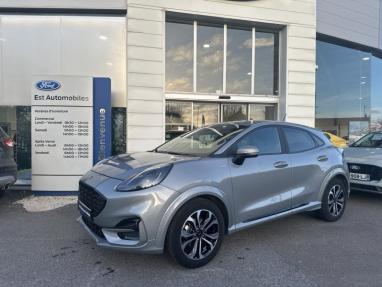 Voir le détail de l'offre de cette FORD Puma 1.0 Flexifuel 125ch S&S mHEV ST-Line de 2022 en vente à partir de 210.39 €  / mois