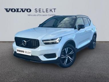 Voir le détail de l'offre de cette VOLVO XC40 B3 163ch R-Design DCT 7 de 2022 en vente à partir de 346.92 €  / mois